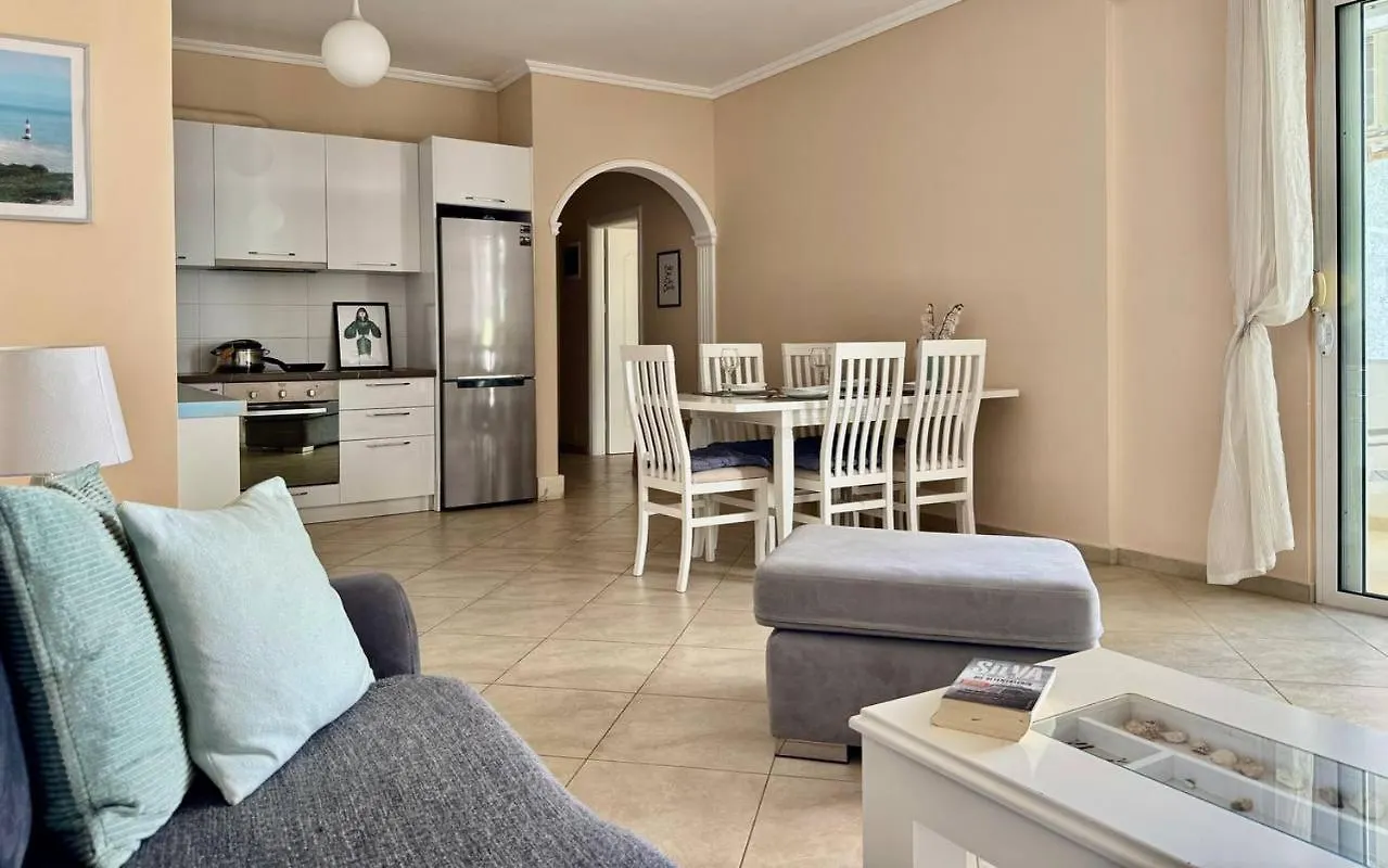 Blue Spacious Sea View Apartment Sarande 0*,